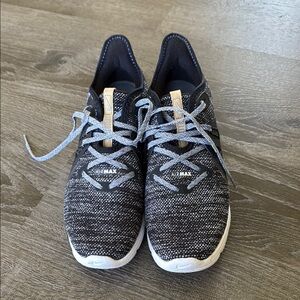 Nike Air Max Women’s  Black Sneakers